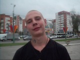Антифа плюнул тупому бону в лицо (стыдно за таких гусей) скинхэд,правый